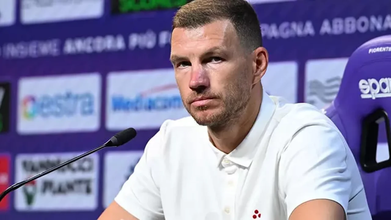 Edin Dzeko Fiorentina'ya İmza Attı: "Kenara Atılacak Biri Değilim!"