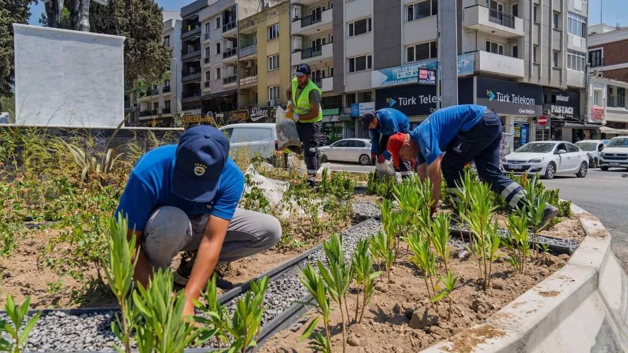 İzmir, Kuraklığa Karşı İklim Dostu Bitkilerle Sürdürülebilir Yeşil Alanlar Oluşturuyor