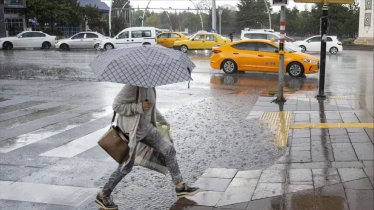 Ankara ve Çankırı'da kuvvetli gök gürültülü sağanak uyarısı! Dikkatli olunması istendi.
