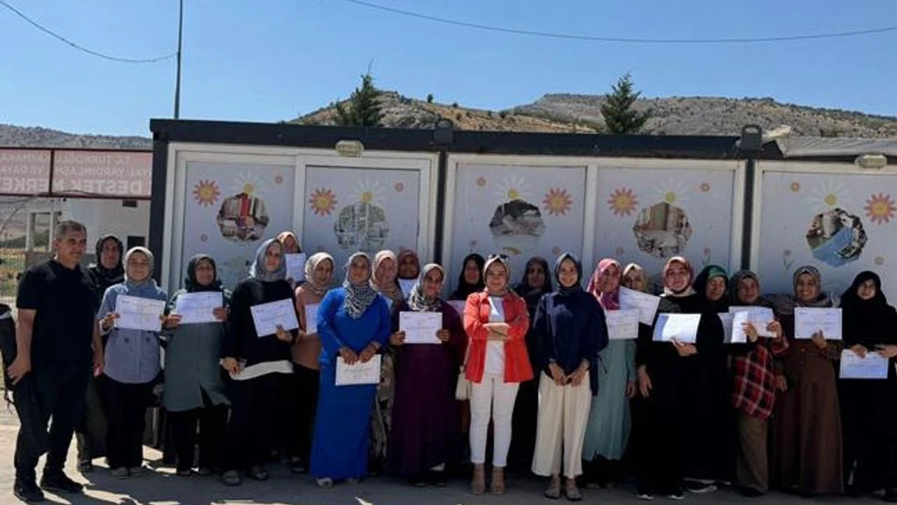 Kadınlar İş Arama Becerileri Eğitimiyle Güçleniyor, Umut Dolu Yeni Başlangıçlar İçin Hazırlanıyor
