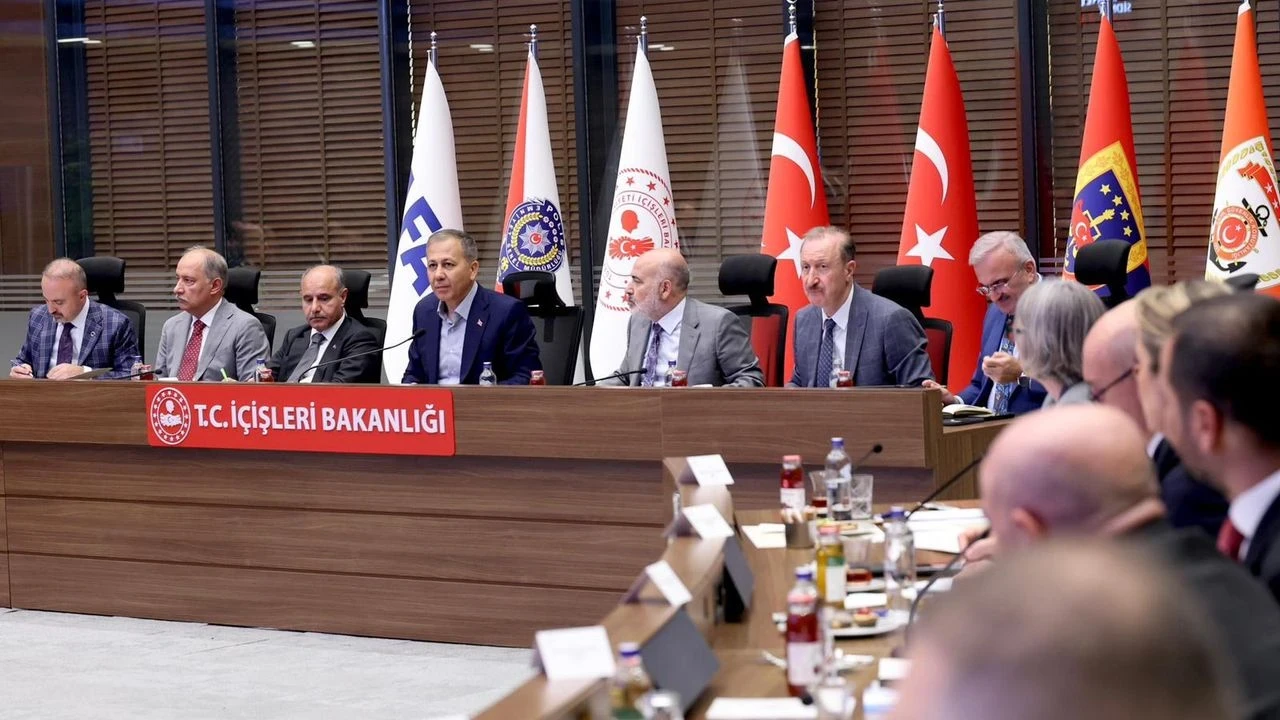 Trafik Güvenliği ve Sahipsiz Hayvanlar İçin Yerel Yönetimlere Yeni Yükümlülükler Getirildi