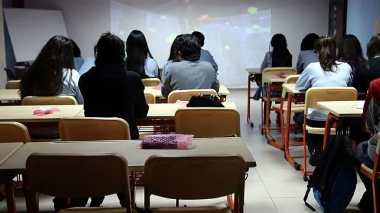 2025-2026 Eğitim Takvimi Açıklandı: Ramazan Bayramı Tatili Çakışması Öğrencileri Etkileyecek