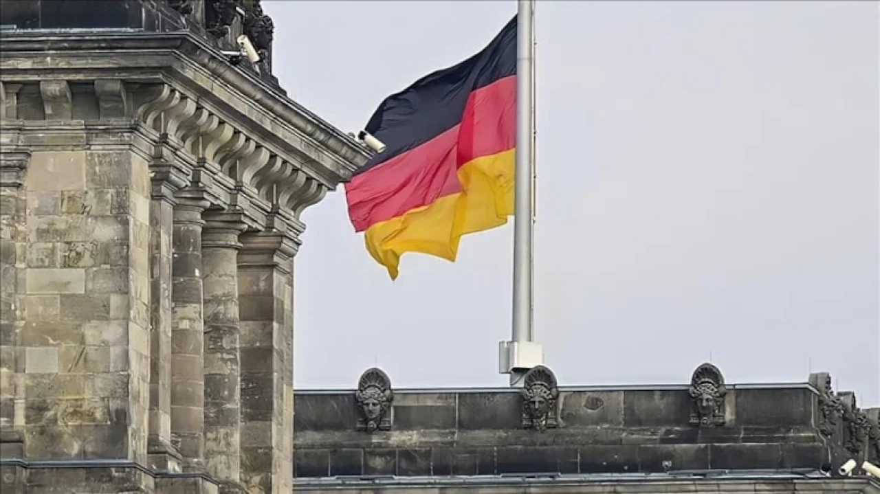 Alman ekonomisi, gümrük belirsizlikleriyle ikinci çeyrekte büyümekte zorlanıyor.