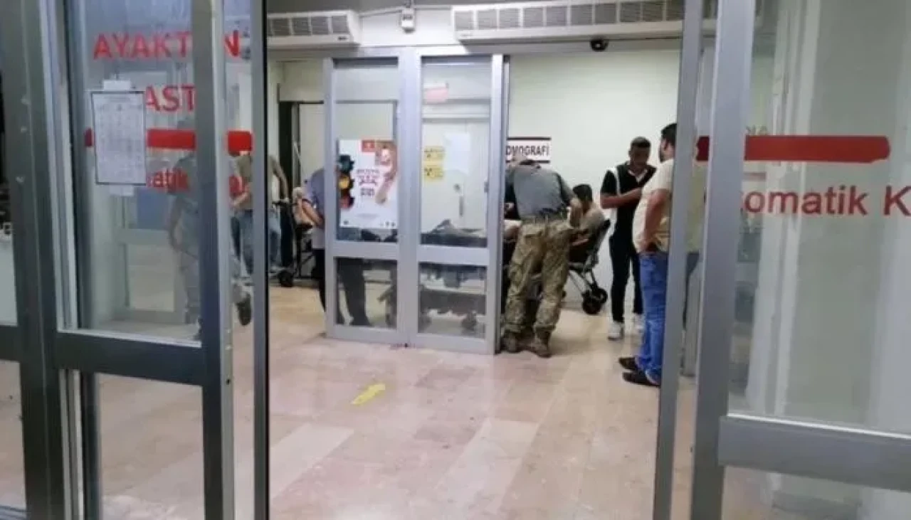 İskenderun'da gıda zehirlenmesi iddialarıyla 2 asker şehit oldu, 5 asker tedavi altında