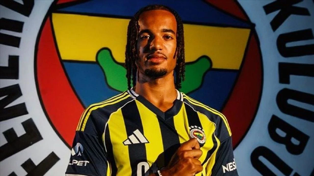 Fenerbahçe, Archie Brown transferiyle tarihindeki dördüncü İngiliz oyuncuyu kadrosuna kattı.