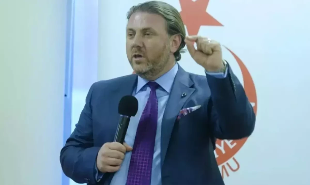 Cumhurbaşkanı Erdoğan'ın danışmanı Yiğit Bulut, kanser tedavisi nedeniyle hastaneye kaldırıldı