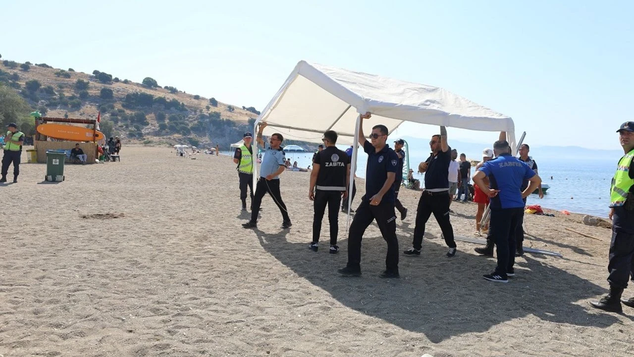 Menderes'te Korsan Şezlonglara Geçit Yok! Denetimler Sürecek, Halkın Hakkı Korunacak