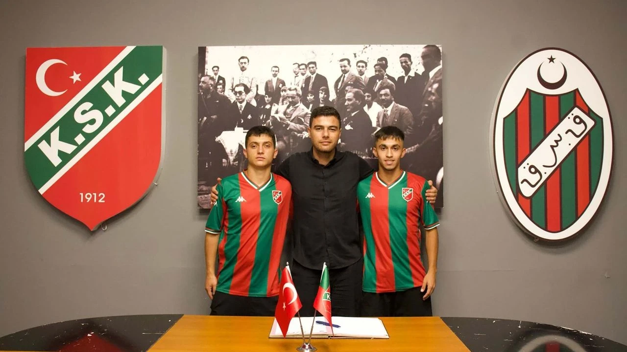 Karşıyaka'dan genç yeteneklere profesyonel sözleşme: Berat ve Selim ile uzun kariyer hedefleniyor