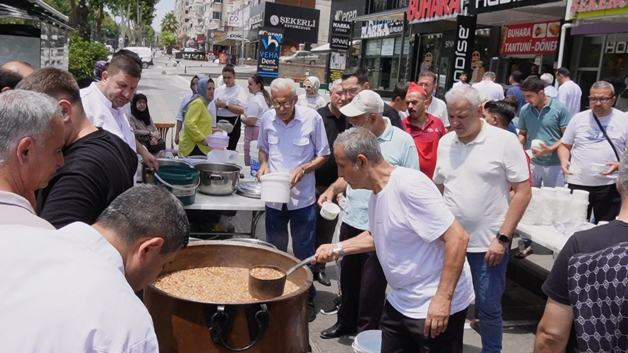 46 Döner Geleneksel Aşure Dağıtımını Başarıyla Gerçekleştirdi, Birlik Mesajları Verdi