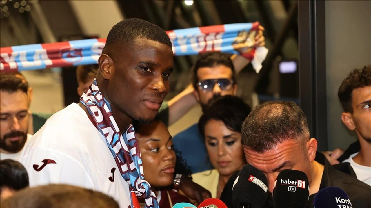 Onuachu, Trabzonspor'a dönerken taraftarlarla buluştu ve hedeflerini paylaştı