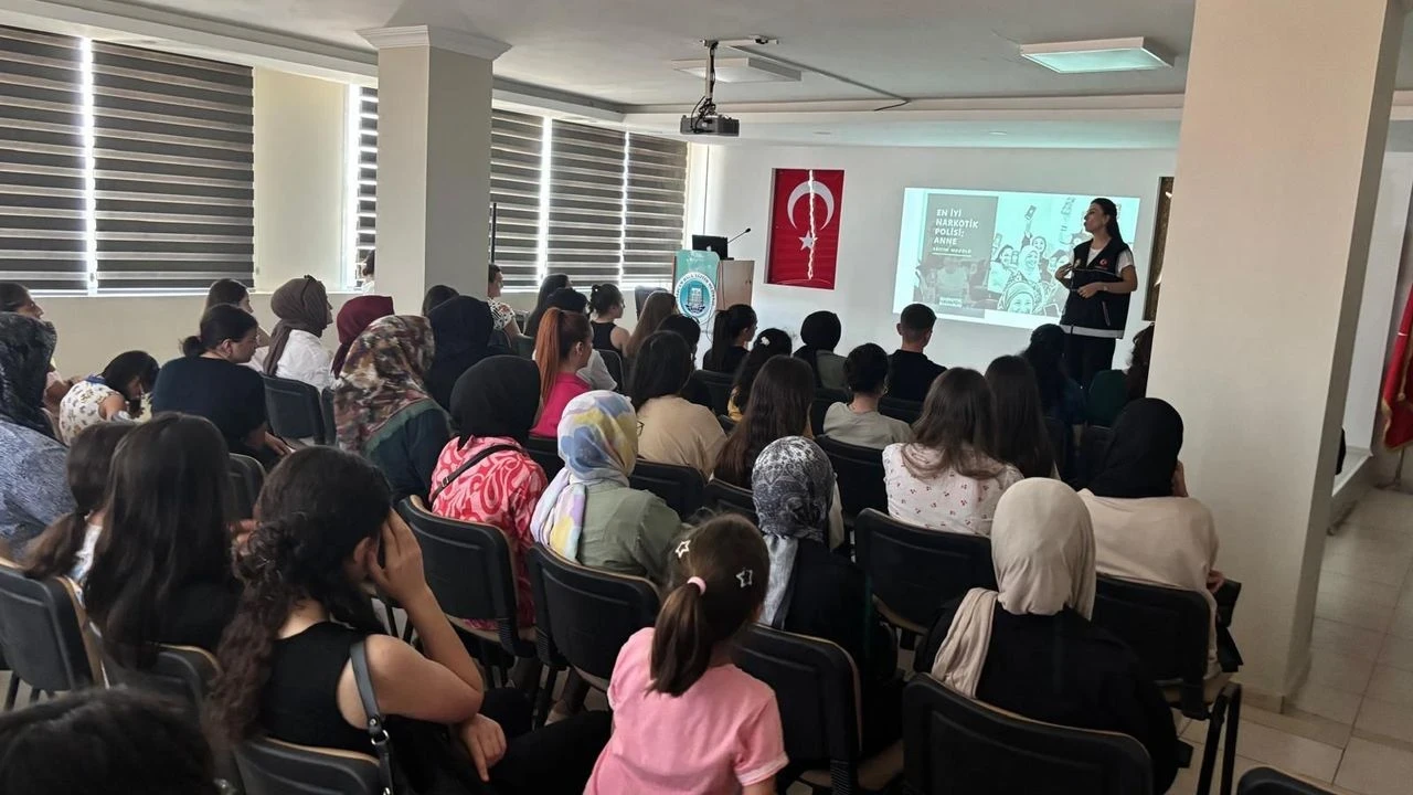 Adana'da Uyuşturucu Mücadelesi: UYUMA ve NARVAS Projeleri Tanıtıldı