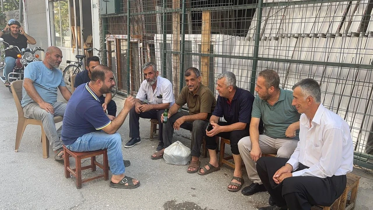 Osmaniye’de Çay Ocağında "Siyasi Tartışma Yasak" Uygulaması Dikkat Çekti