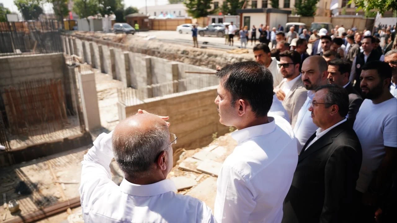 Bakan Kurum: Malatya'daki inşaatlar için çalışmaları hızlandırın mesajı verdi