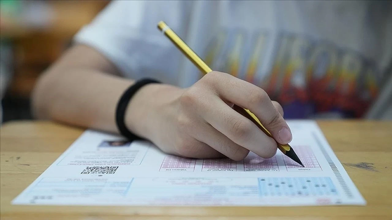 Bu hafta sonu okullar için kritik sınavlar: İngilizce ve DGS heyecanı!