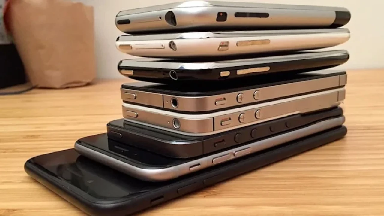 İlk nesil iPhone 500 bin TL'ye satılıyor, nostaljik koleksiyoncuların gözdesi oldu!