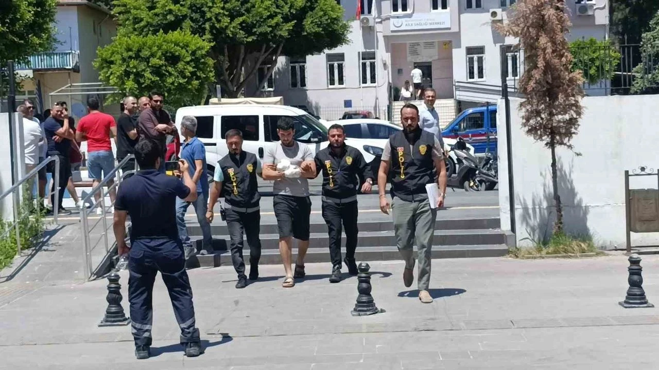 Antalya'da üniversite öğrencisi kız kardeşini 14 bıçak darbesiyle öldüren ağabey tutuklandı