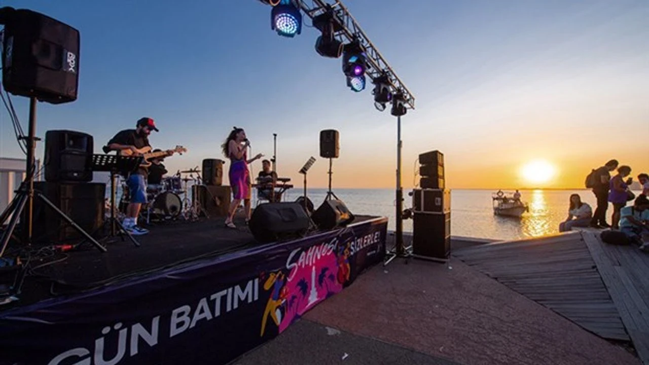 İzmir'de Ağustos'ta Gün Batımı Konserleriyle Müzik Dolu Akşamlar Başlıyor