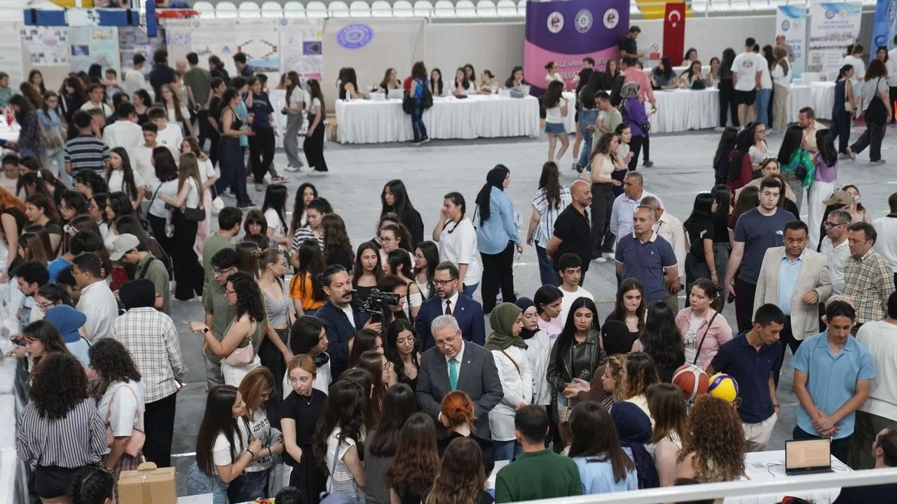 Ege Üniversitesi'nde 17. Tercih Günleri: Gençler için rehberlik fırsatı!