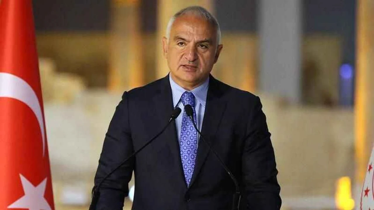 Ayasofya'nın ibadete açılışında beş yıl doldu, Bakan Ersoy'dan teşekkür mesajı