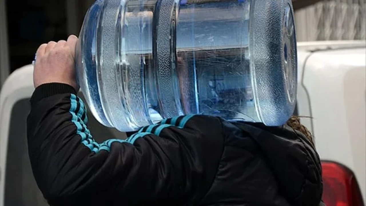 Damacana suyunda yeşil renk uyarısı: Sağlığınız risk altında!