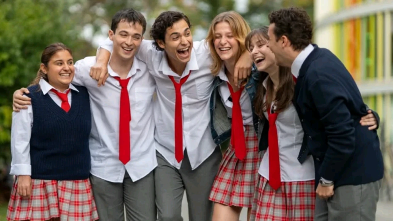 Geleceğe Mektuplar: Netflix'te 8 Bölümlük Sürükleyici Mini Dizi Yayında