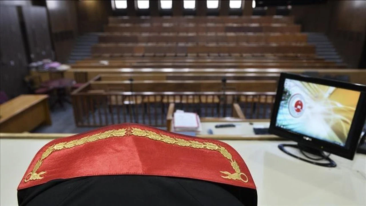 Kahramanmaraş'taki Arıkan Sitesi davası, bilirkişi raporu bekleniyor; yeni duruşma 2025'te yapılacak.