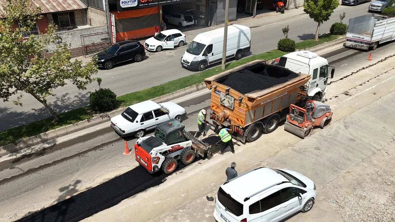 KASKİ, Kahramanmaraş'ta altyapı sonrası asfalt çalışmalarıyla trafikte yeni bir dönem başlatıyor