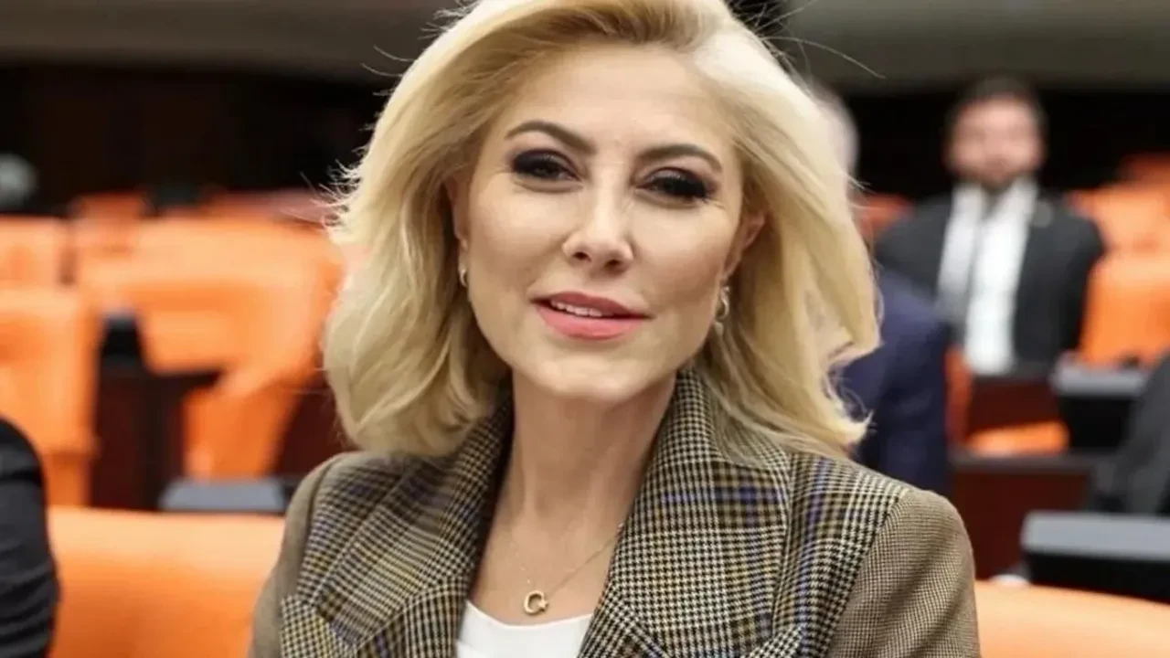 15 Temmuz'da halk iradesi destanı: Şebnem Bursalı'dan anlamlı mesaj