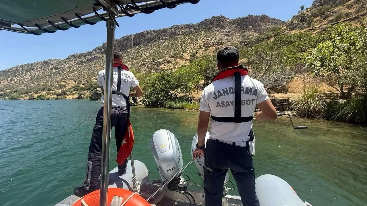 Gaziantep'te Jandarma'dan Yasa Dışı Avcılığa Operasyon, 300 Metre Ağ Ele Geçirildi