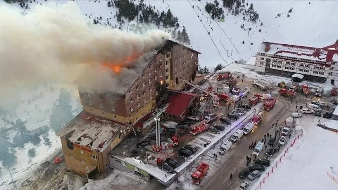 Bolu'daki otel yangını davasında 32 sanık yargılanıyor, 4. gün duruşmalar sürüyor.