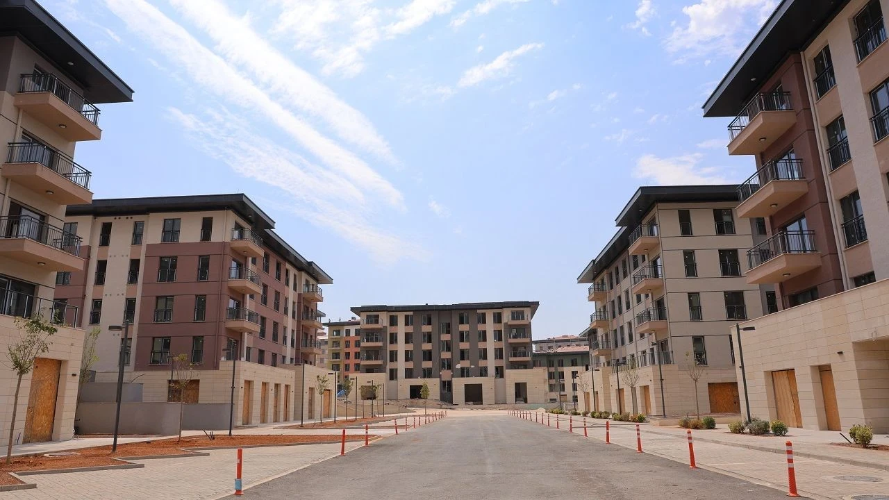 Kahramanmaraş'ta Deprem Sonrası Yeni Konut Projeleri Hızla Yükseliyor