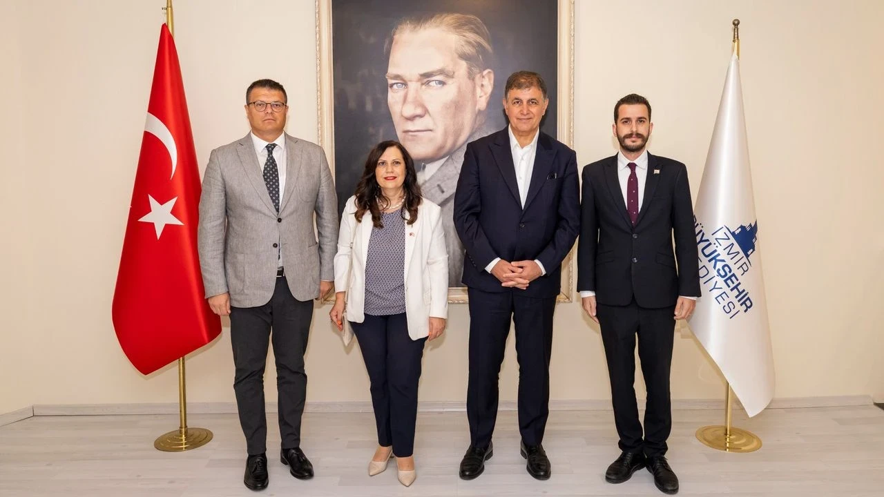 KKTC Başkonsolosu İnanıroğlu'ndan İzmir'e veda ziyaretinde duygusal anlar