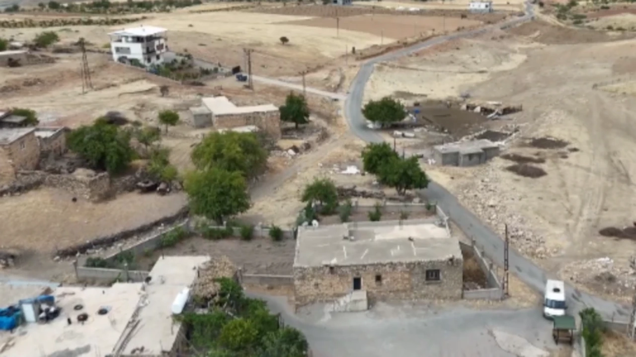 16 yıldır köylere seyyar market götüren Çelik, ihtiyaçları takasla karşılıyor