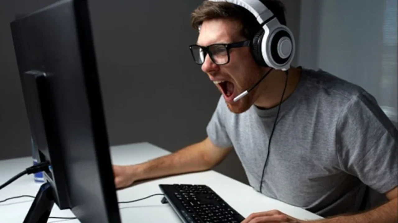 Need for Speed: Rivals'ın çevrim içi sunucuları 2025'te kapanıyor!