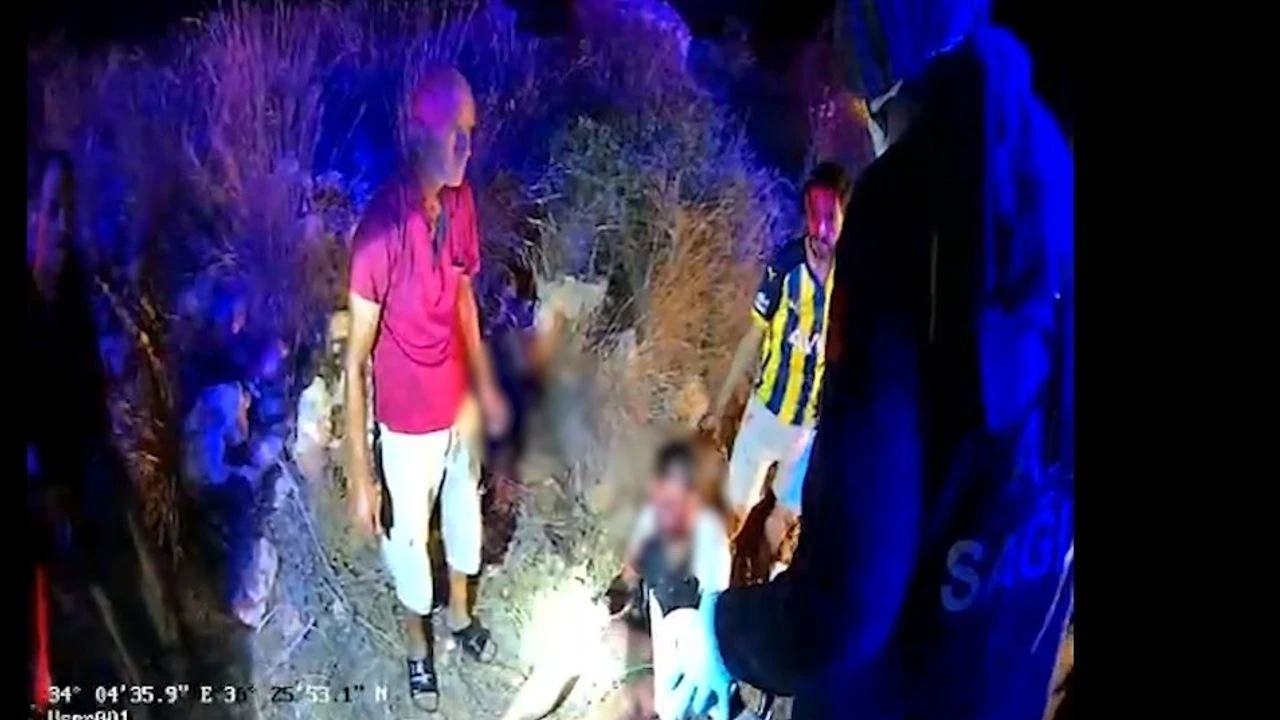 Silifke'de Motosiklet Kazası: Sürücü Janta Sıkıştı, İtfaiye Kurtardı
