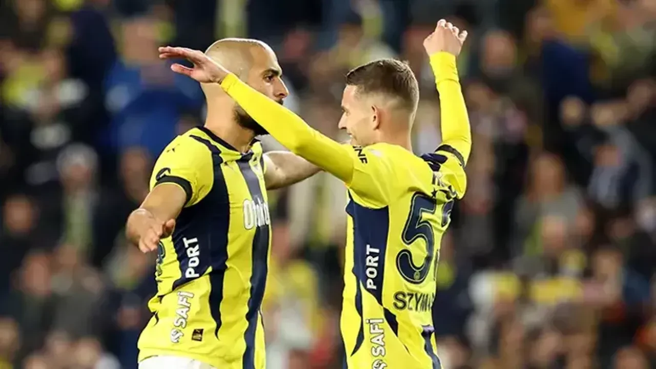 Amrabat'ın geleceği belirsiz: Fenerbahçe'de maliyet sorunu başını ağrıtıyor