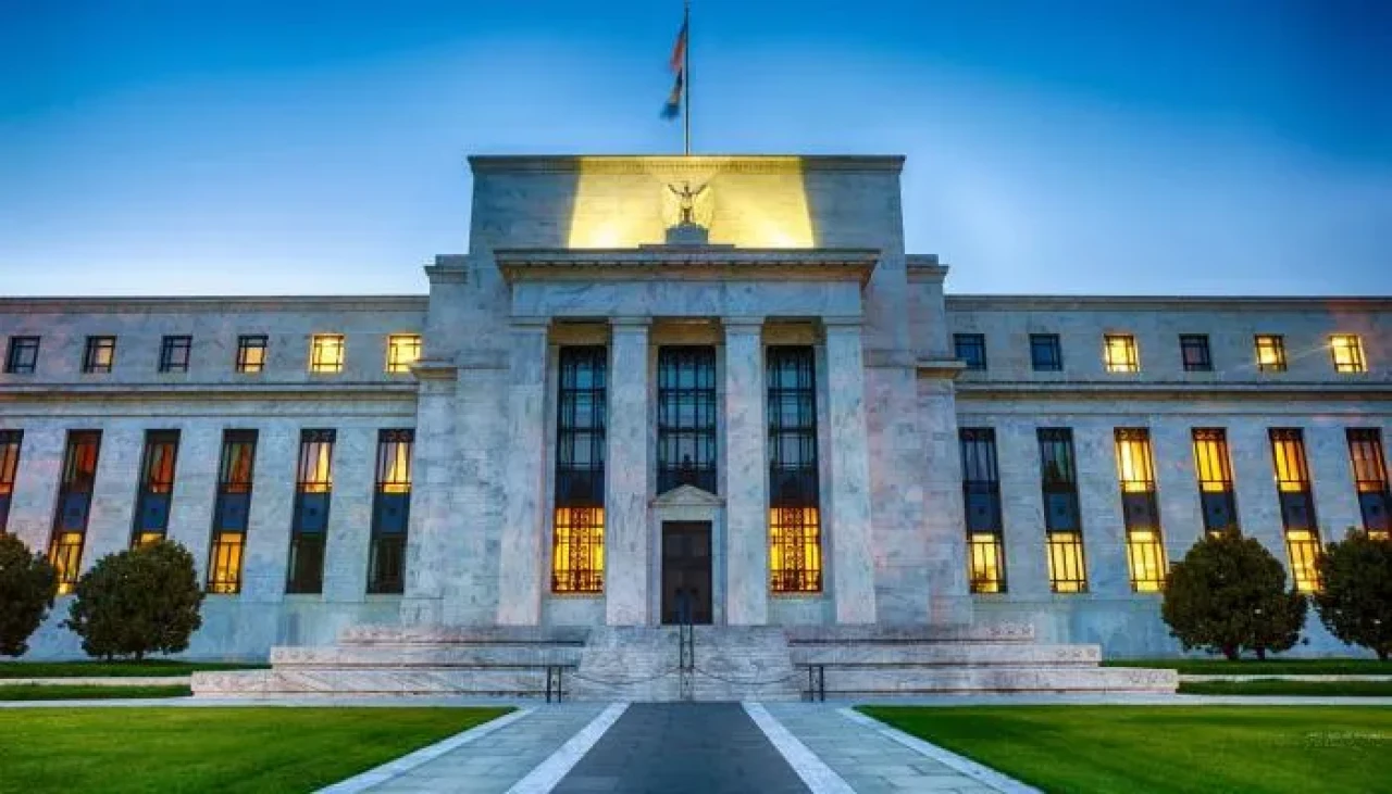 Fed'in faiz kararı, Trump'ın baskıları ve ekonomik verilerle kritik bir dönemeçte!