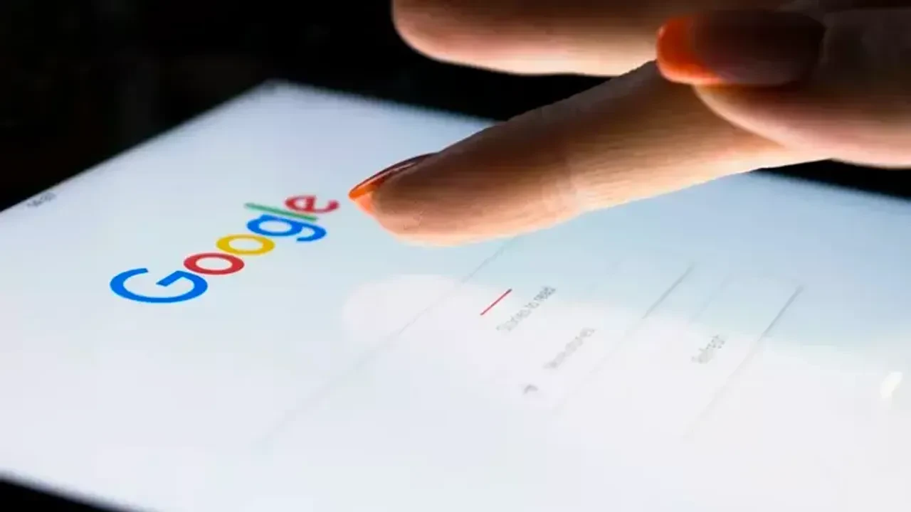 Google'ın Gizemli Butonu: "Kendimi Şanslı Hissediyorum" Neden Hala Var?