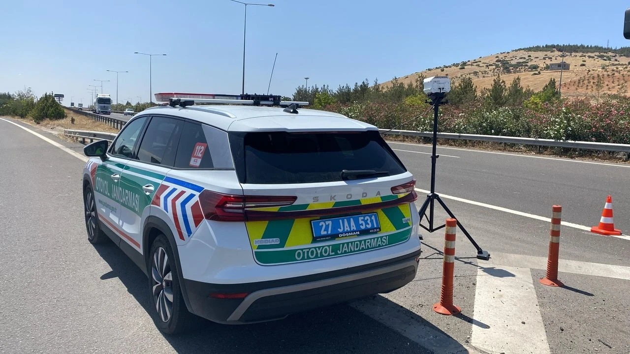 Gaziantep'te radar denetimi: 244 sürücüye hız ihlali cezası kesildi!