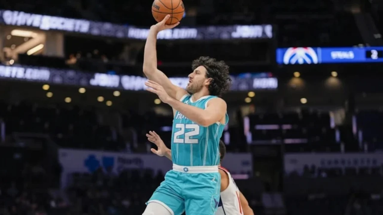 Fenerbahçe Beko, NBA'den ayrılan Vasilije Micic için 12 milyon dolarlık teklif yaptı