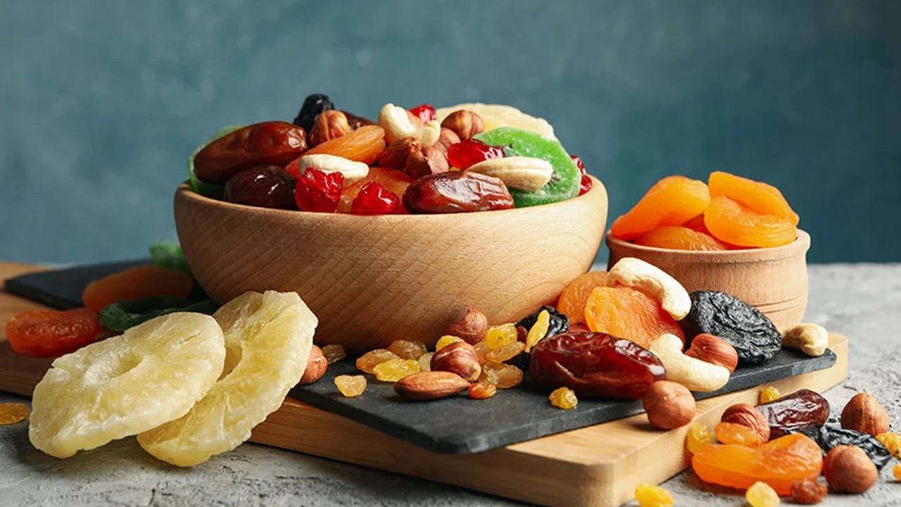 Türkiye'nin kuru meyve ihracatı 2025'te 2 milyar dolar hedefliyor, ilk yarı geliri yüzde 3.1 arttı.