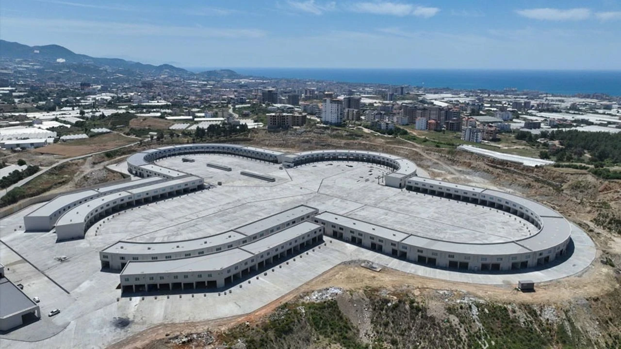 Alanya Toptancı Hal Kompleksi'nde sona yaklaşılıyor, tarım ve ticaret merkezi olacak