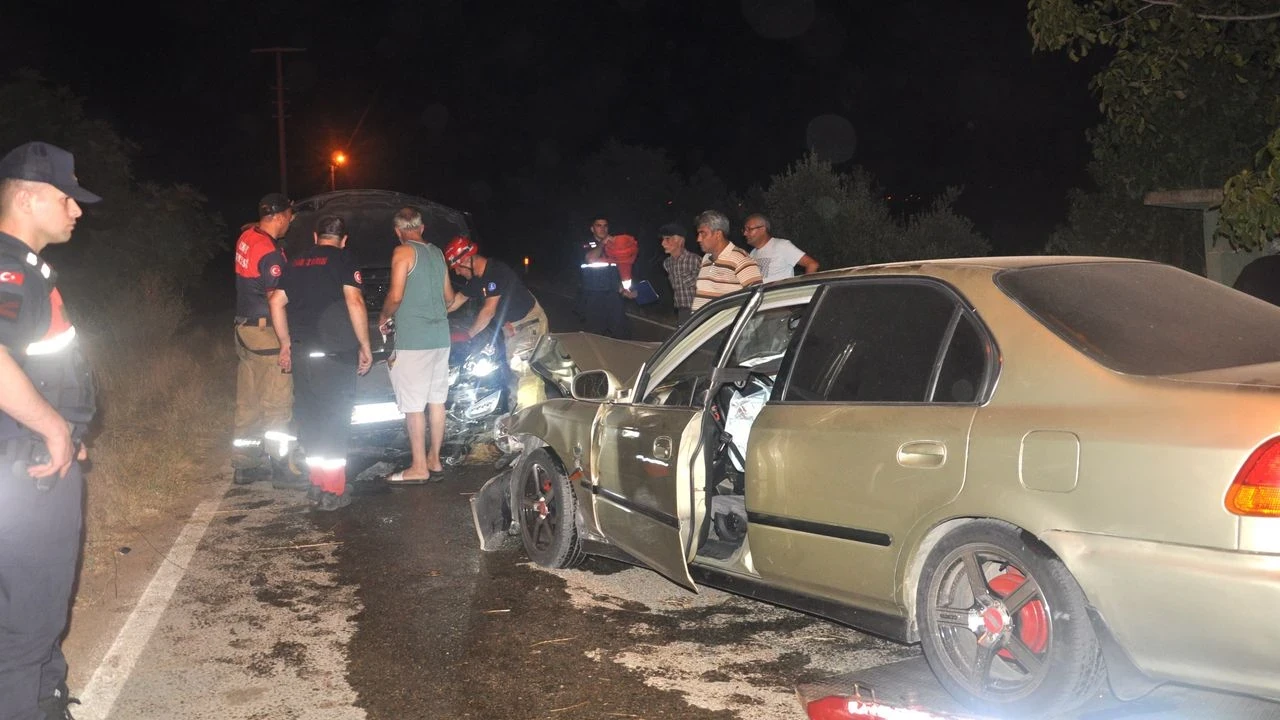 Ödemiş'te trafik kazası: 4 kişi yaralandı, jandarma soruşturma başlattı