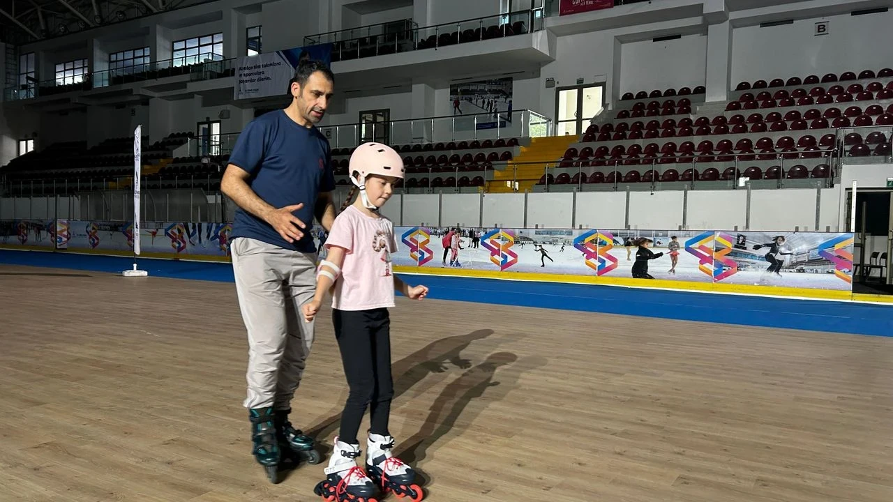 Bornova'da buz salonu tekerlekli paten eğitimi için hazırlanıyor, kayıtlar 21 Temmuz’da başlıyor!