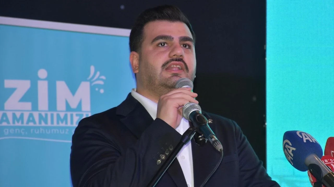 Çeşme su tartışmasında AK Parti'den CHP'ye sert eleştiriler: "Çeşme, CHP'siz kalmalı"