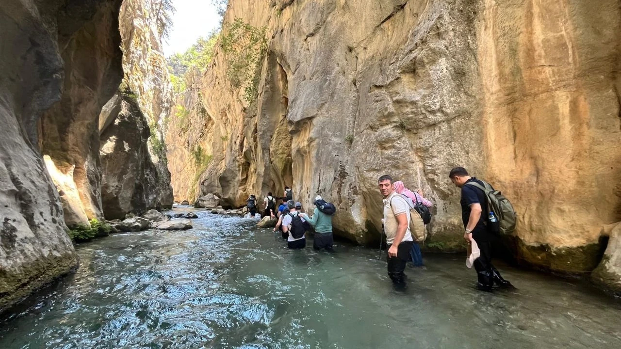 Göksun'daki Hançer ve Hapis Kanyonları'na Ziyaretçi Akını: Doğa Tutkunlarının Yeni Gözdesi