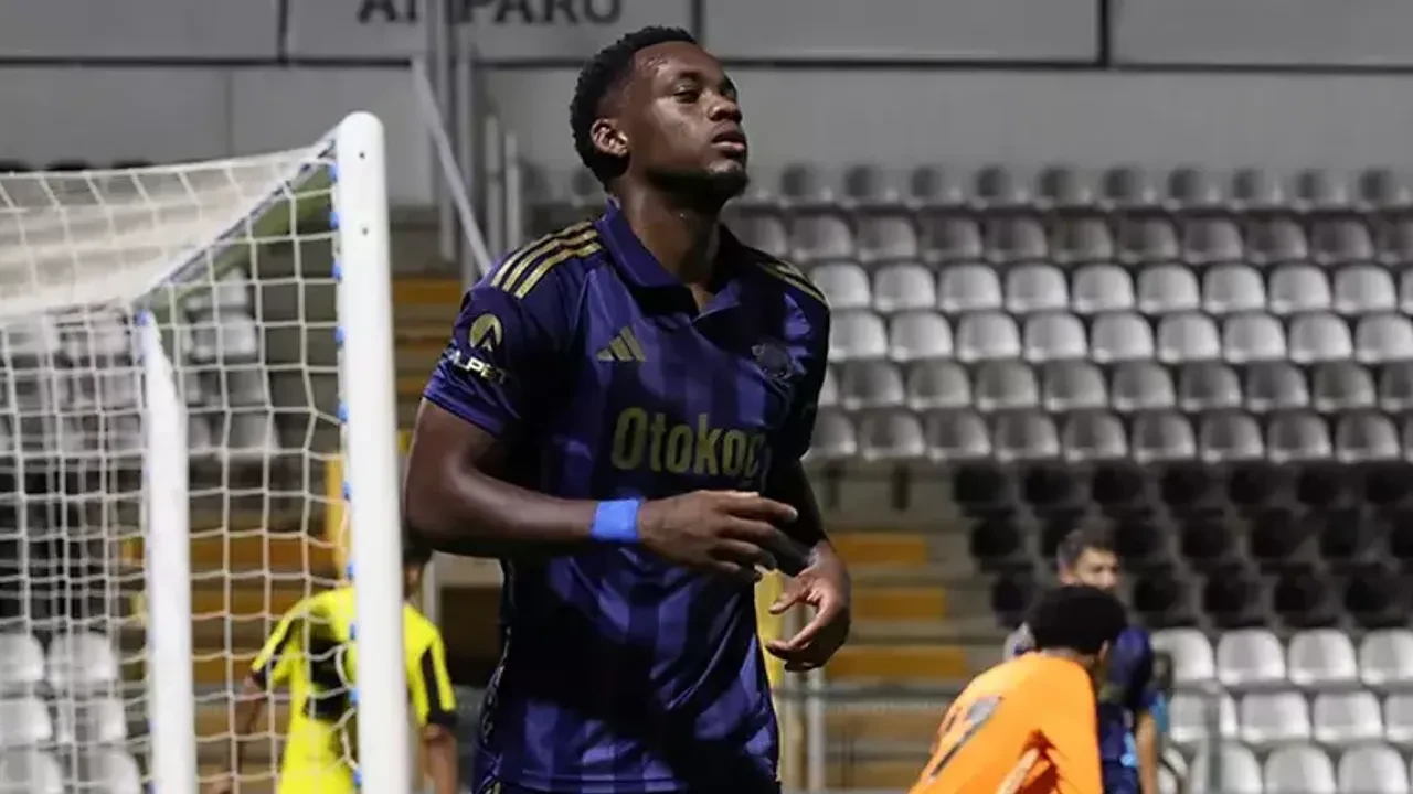 Jhon Duran Fenerbahçe'de parladı, Al Ittihad karşısında 2 golle memleketinde manşet oldu!