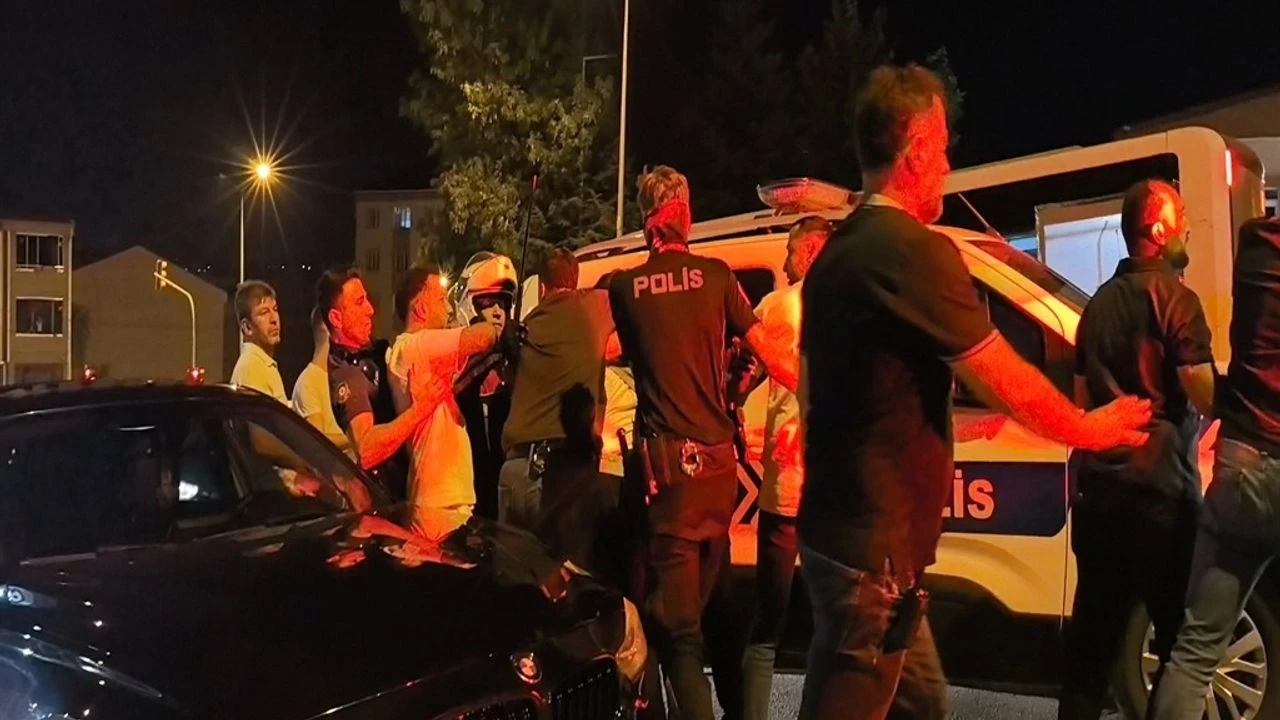 İnegöl'de grup kavgası büyüdü, polis müdahalesi ve gözaltılar yaşandı