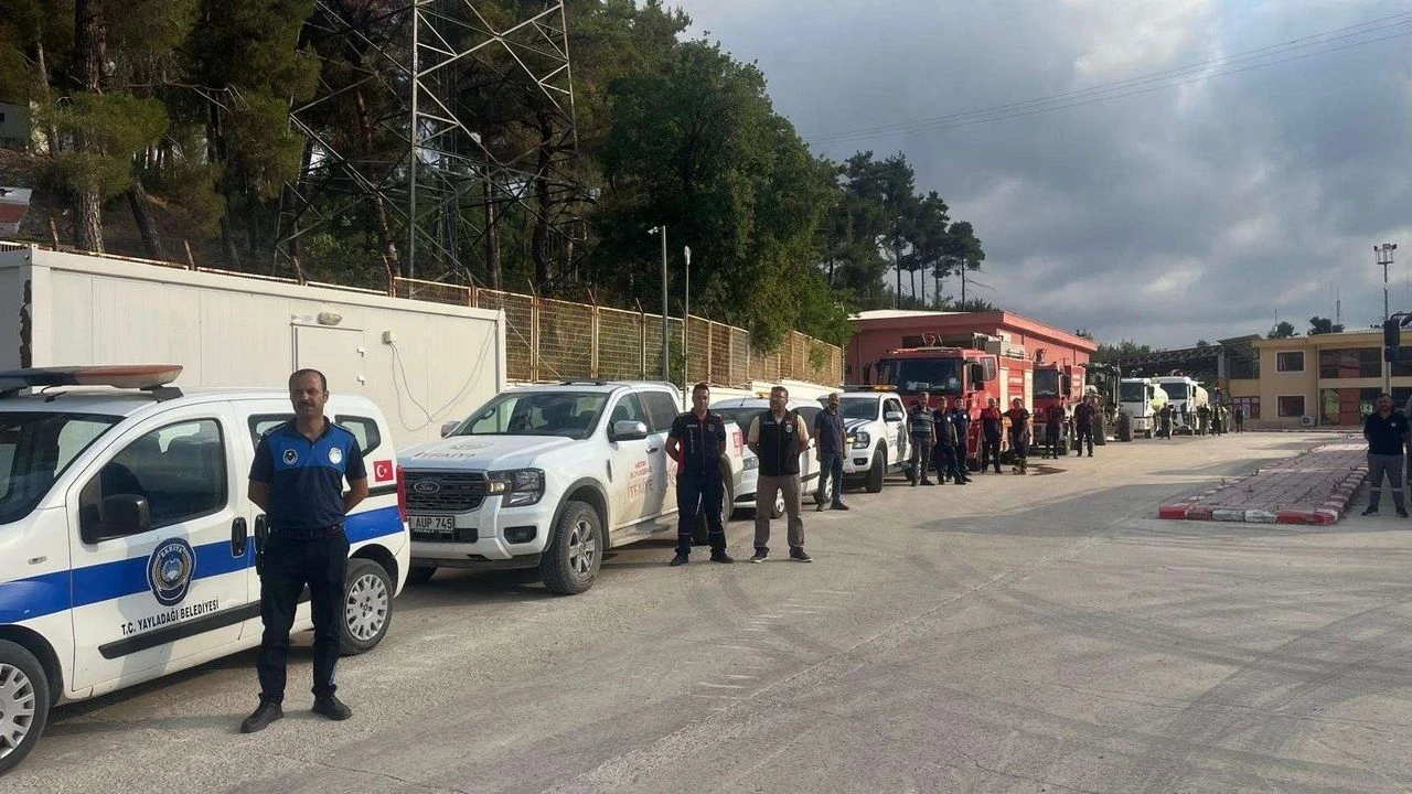 Türkiye, Suriye'deki orman yangınına 734 personel ve 14 helikopterle müdahale etti