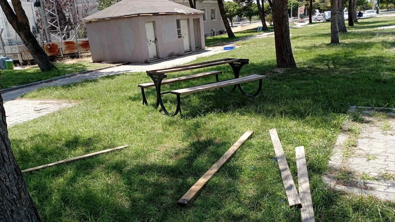 Kahramanmaraş'ta Park Tahribatı: Vatandaşlardan Ortak Alanlar İçin Tepki